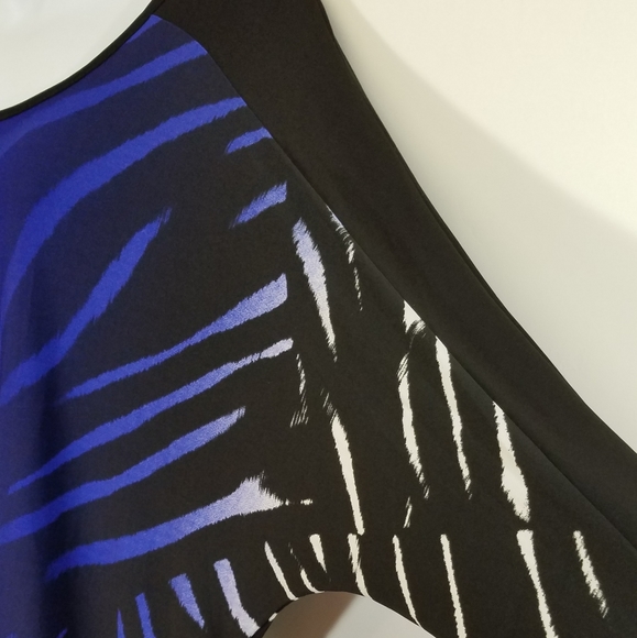 Michael Tyler Top Blue Black White, Dolman Sleeve - Picture 4 of 5